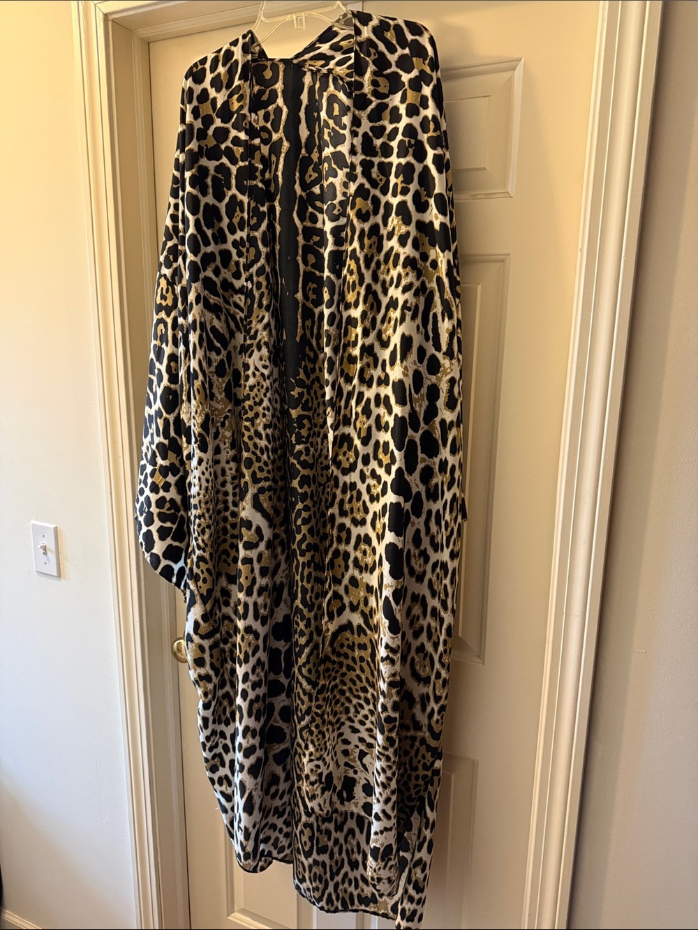 Kimono Leopard Print Black and Cream